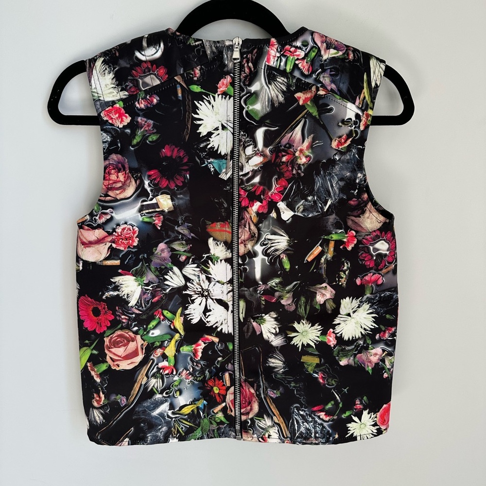 Floral Black Sleeveless Top - Picture 3 of 6
